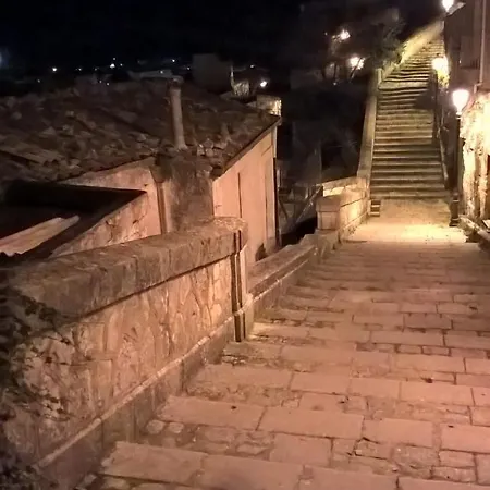 Dimora Del Pero Hébergement de vacances Palazzolo Acreide